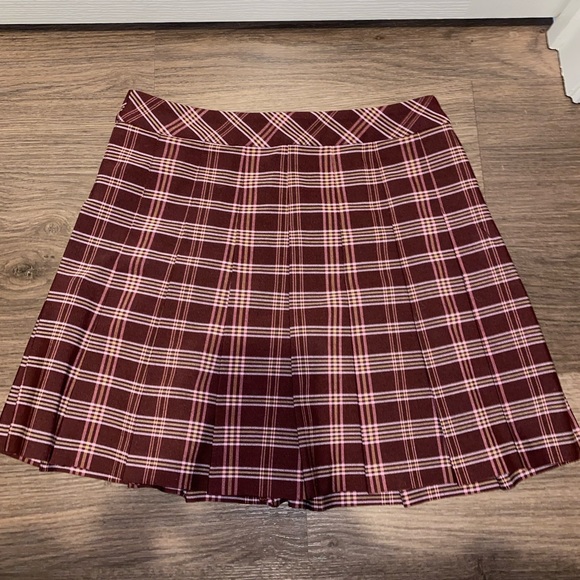 Aritzia Sunday Best Plaid Skirt - Picture 1 of 3